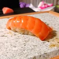 平兵衛酢〆サーモンの握り